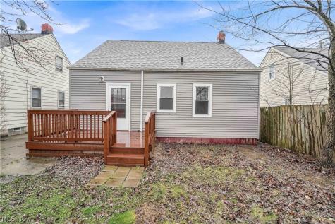 18721 Fairway Avenue Maple Heights OH 44137