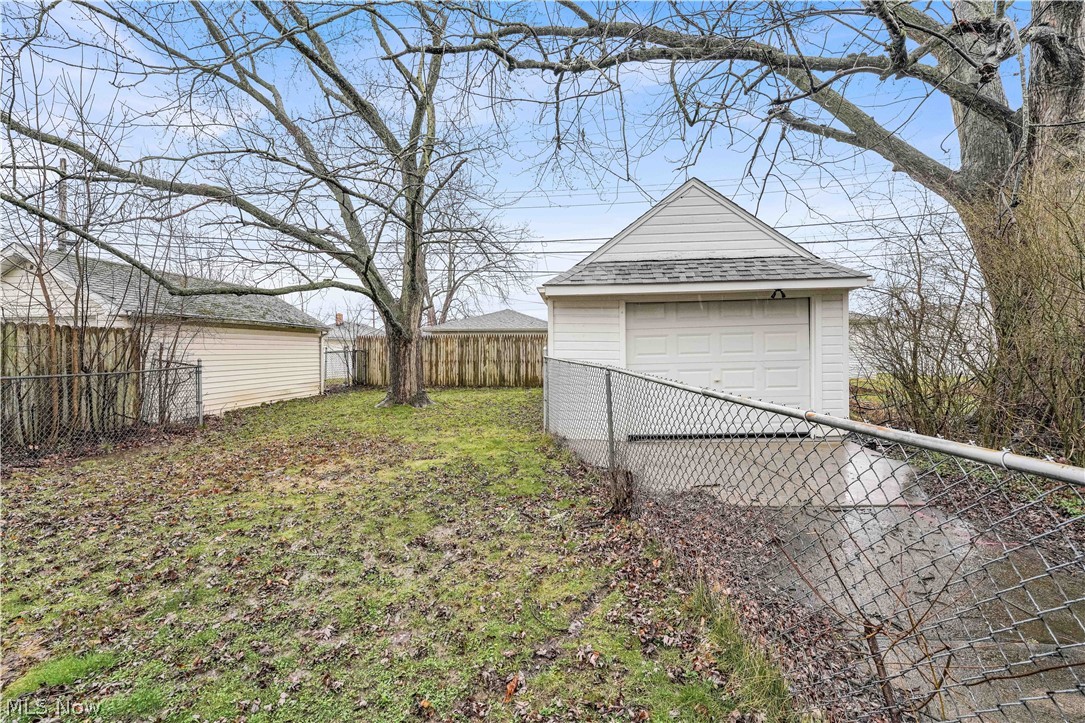18721 Fairway Avenue Maple Heights OH 44137