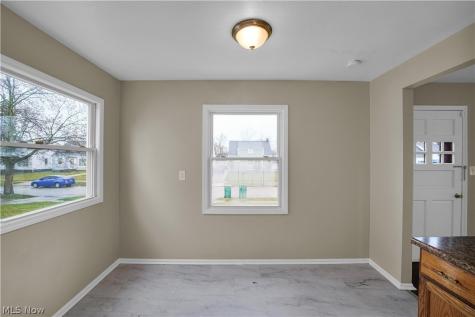 18721 Fairway Avenue Maple Heights OH 44137