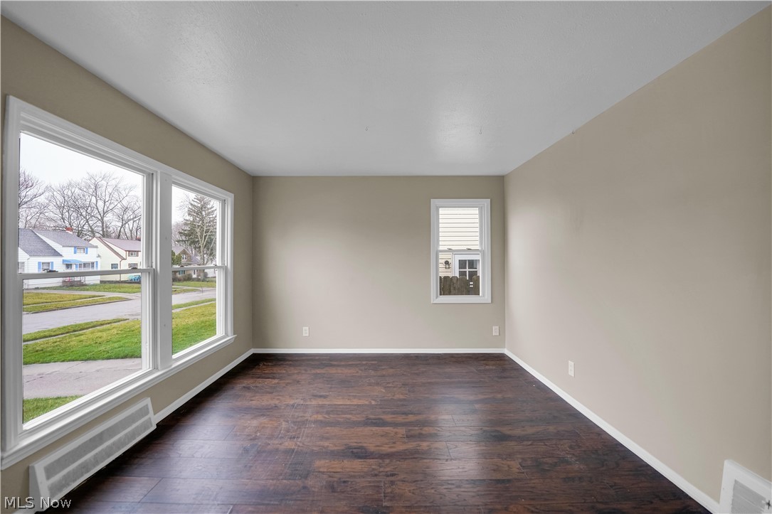 18721 Fairway Avenue Maple Heights OH 44137
