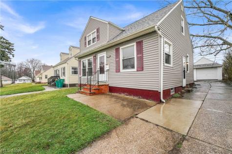 18721 Fairway Avenue Maple Heights OH 44137