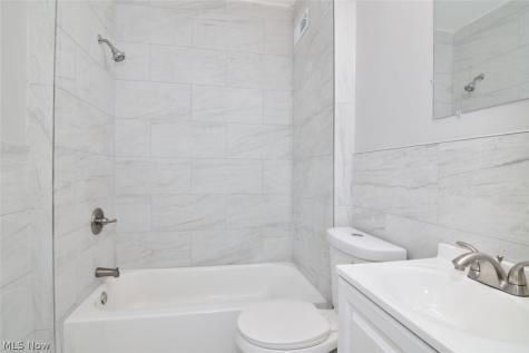 13710 Benwood Avenue Cleveland OH 44105