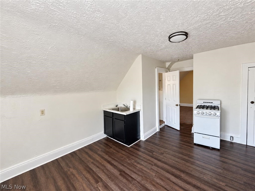 11202 Earle Avenue Cleveland OH 44108