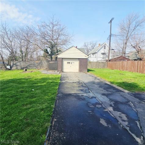 3110 W 111th Street Cleveland OH 44111