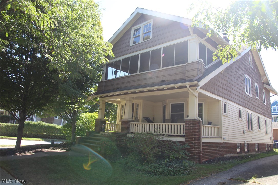 17603 Archdale Avenue Lakewood OH 44107