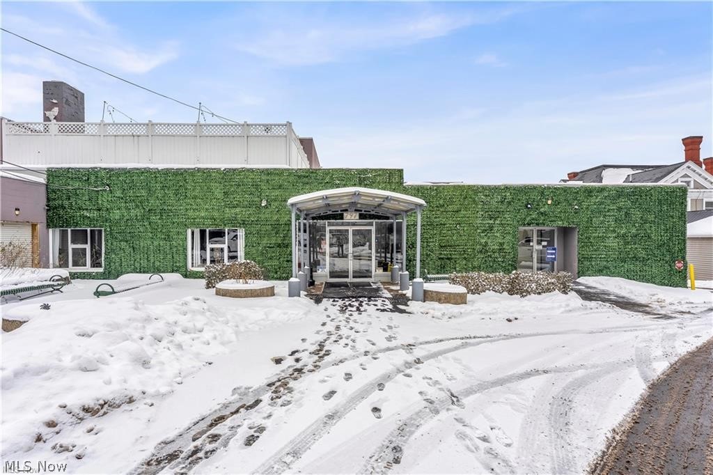 797 E Market Street Akron OH 44305