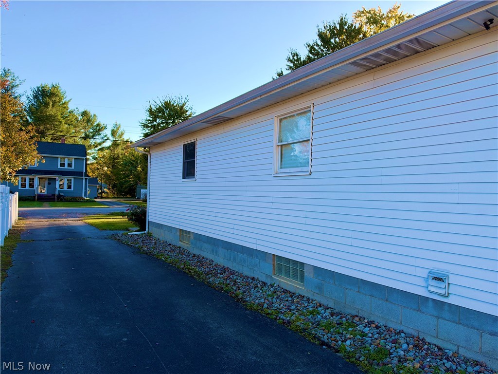 1154 Bradford Street NW Warren OH 44485