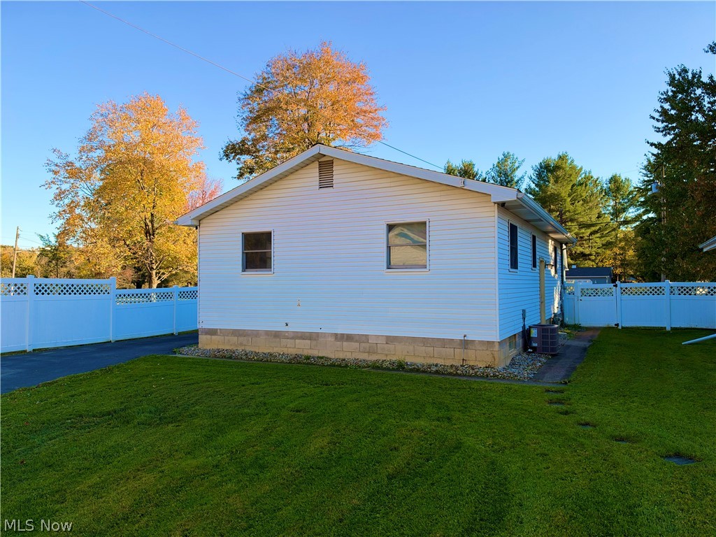 1154 Bradford Street NW Warren OH 44485