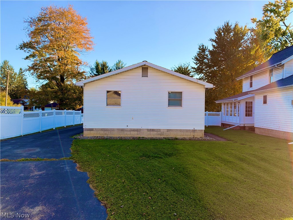 1154 Bradford Street NW Warren OH 44485