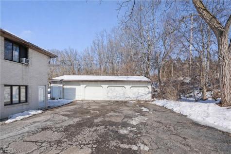 12445 Cleveland Avenue NW Uniontown OH 44685