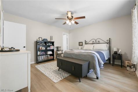 12445 Cleveland Avenue NW Uniontown OH 44685