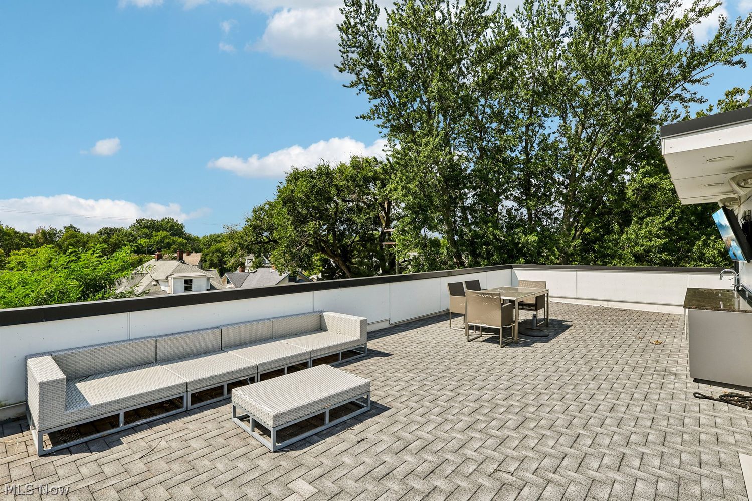 9525 Lake Avenue Cleveland OH 44102