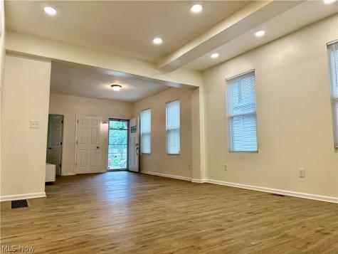 2214 W 32nd Street Cleveland OH 44113
