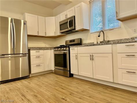 2214 W 32nd Street Cleveland OH 44113
