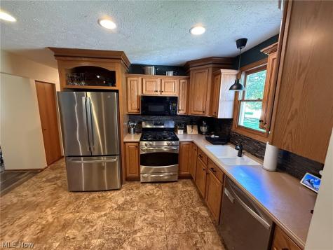 5973 University Heights Circle NW North Canton OH 44720