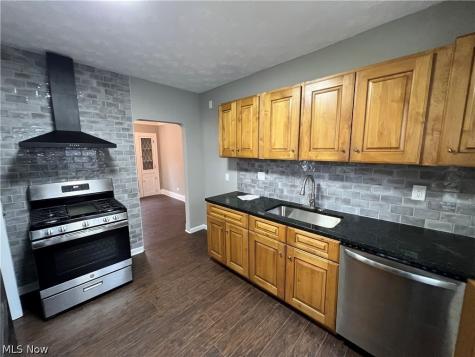 3569 W 147th Street Cleveland OH 44111