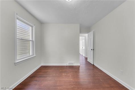 16004 Invermere Avenue Cleveland OH 44128