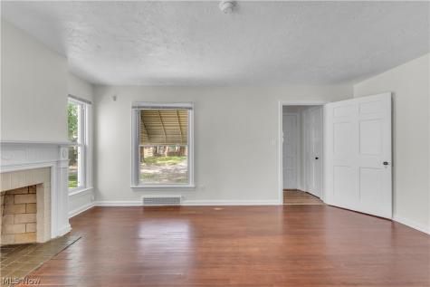 16004 Invermere Avenue Cleveland OH 44128