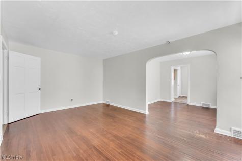 16004 Invermere Avenue Cleveland OH 44128
