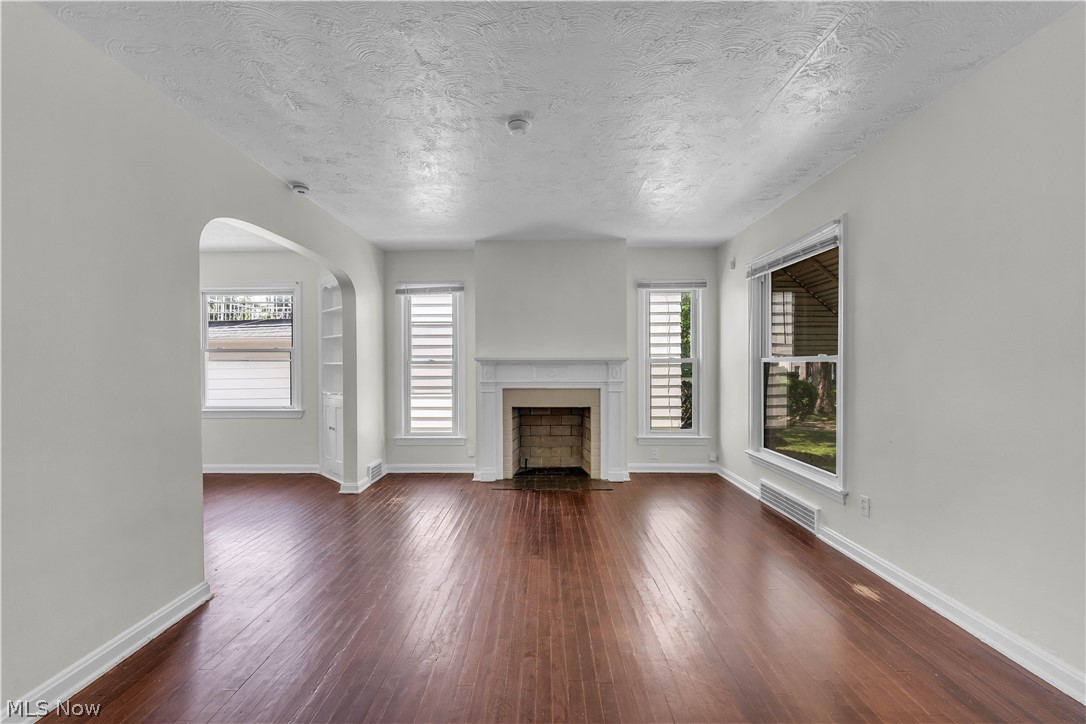 16004 Invermere Avenue Cleveland OH 44128