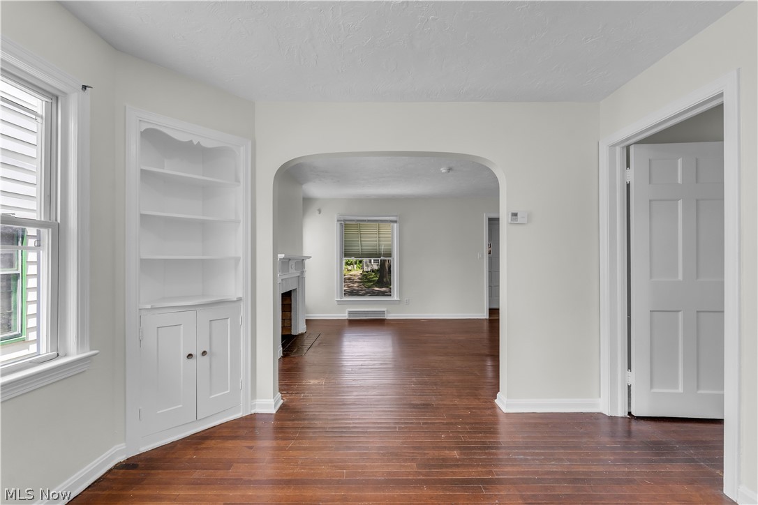 16004 Invermere Avenue Cleveland OH 44128