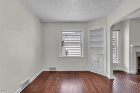 16004 Invermere Avenue Cleveland OH 44128