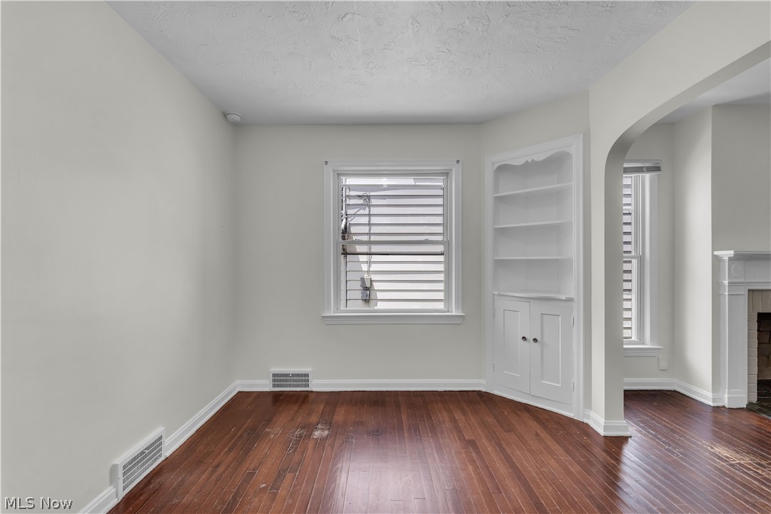 16004 Invermere Avenue Cleveland OH 44128