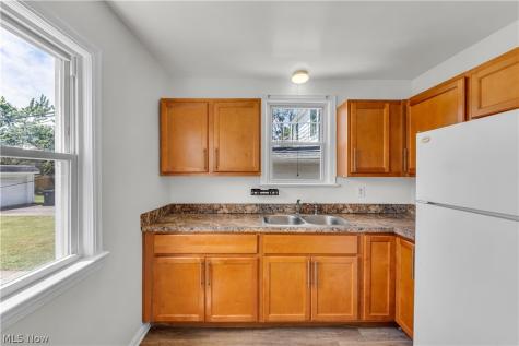 16004 Invermere Avenue Cleveland OH 44128