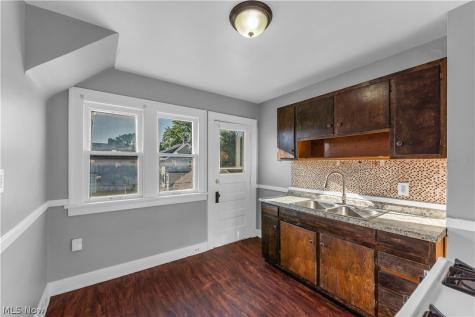 4453 W 48th Street Cleveland OH 44144