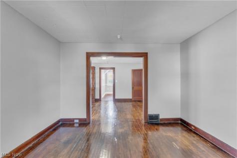 4453 W 48th Street Cleveland OH 44144