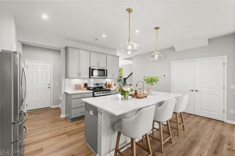 798 N Greenway Drive Westlake OH 44145