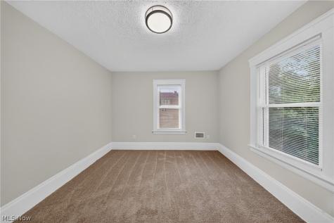 10524 Lee Avenue Cleveland OH 44106