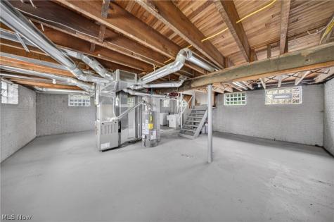 10524 Lee Avenue Cleveland OH 44106
