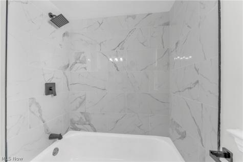 5420 Oakwood Avenue Maple Heights OH 44137