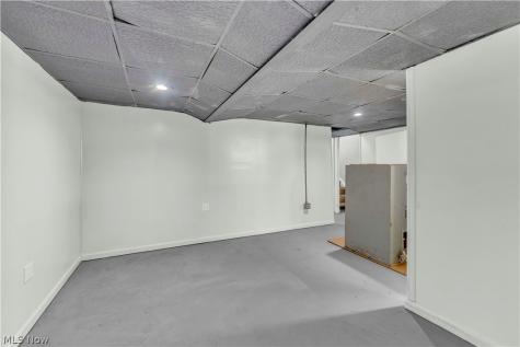 5420 Oakwood Avenue Maple Heights OH 44137