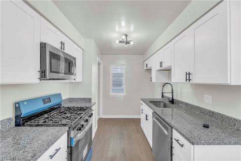 5420 Oakwood Avenue Maple Heights OH 44137