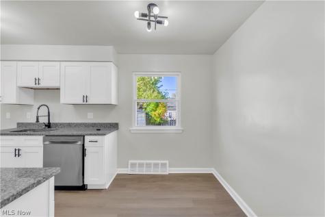 5420 Oakwood Avenue Maple Heights OH 44137