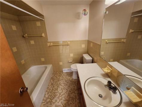 5650 Cascade Court Seven Hills OH 44131