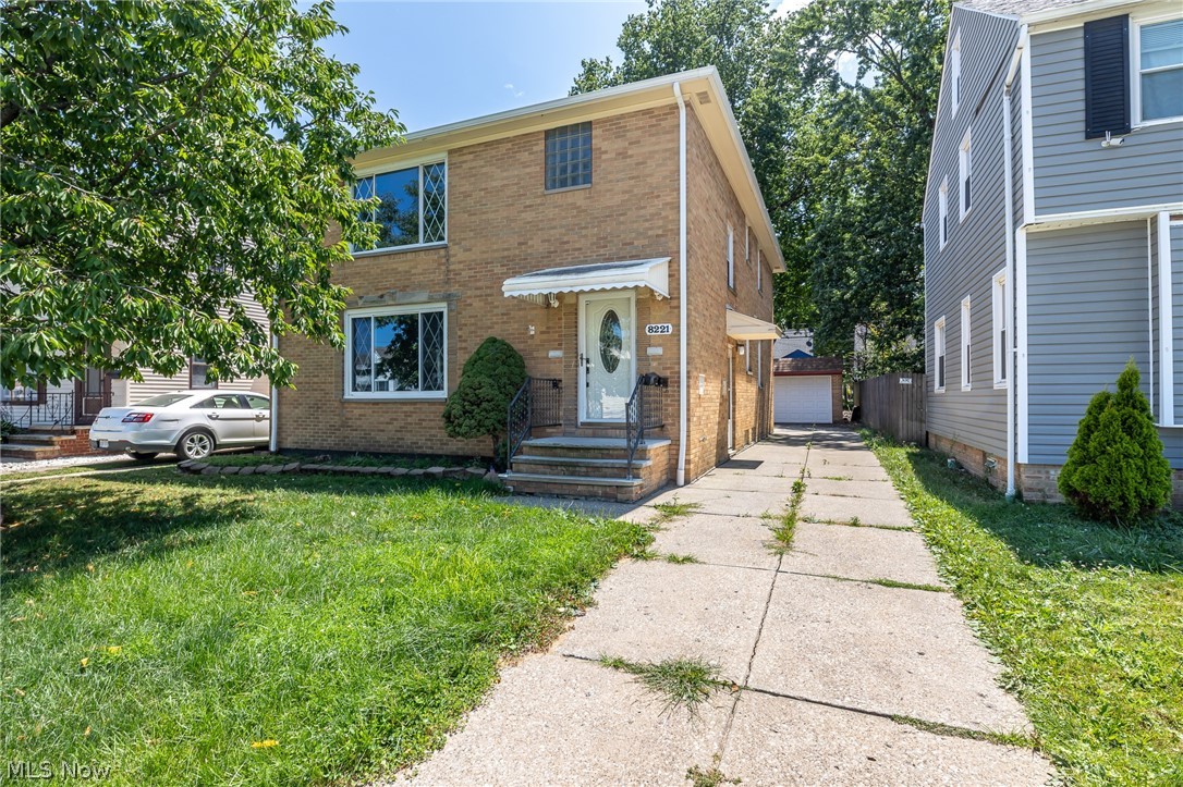 8221 Pelham Drive Parma OH 44129