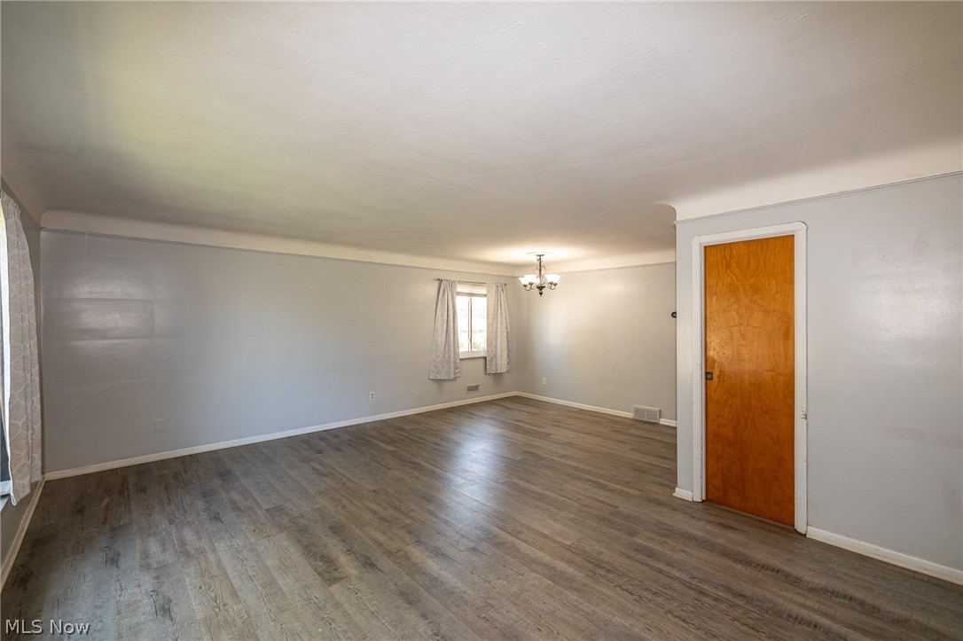 8221 Pelham Drive Parma OH 44129