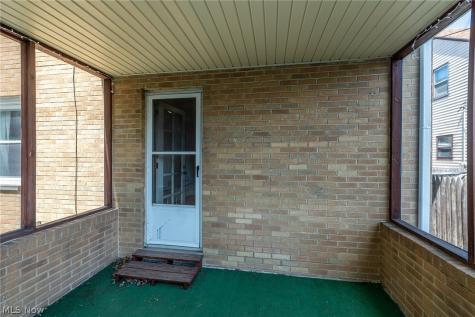 8221 Pelham Drive Parma OH 44129