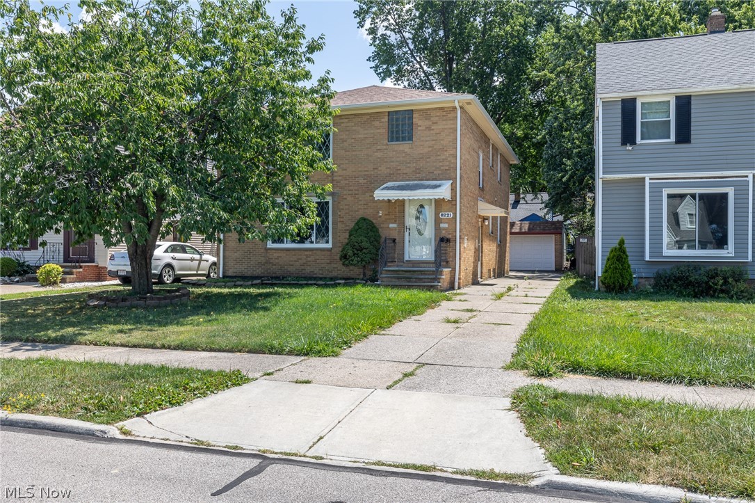 8221 Pelham Drive Parma OH 44129