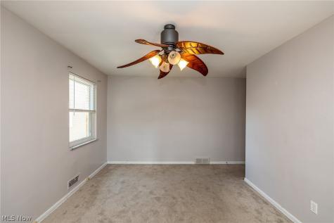 8221 Pelham Drive Parma OH 44129