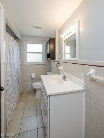 8221 Pelham Drive Parma OH 44129