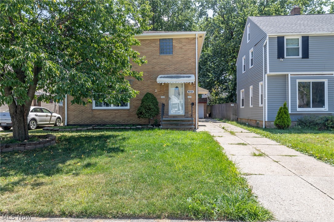 8221 Pelham Drive Parma OH 44129
