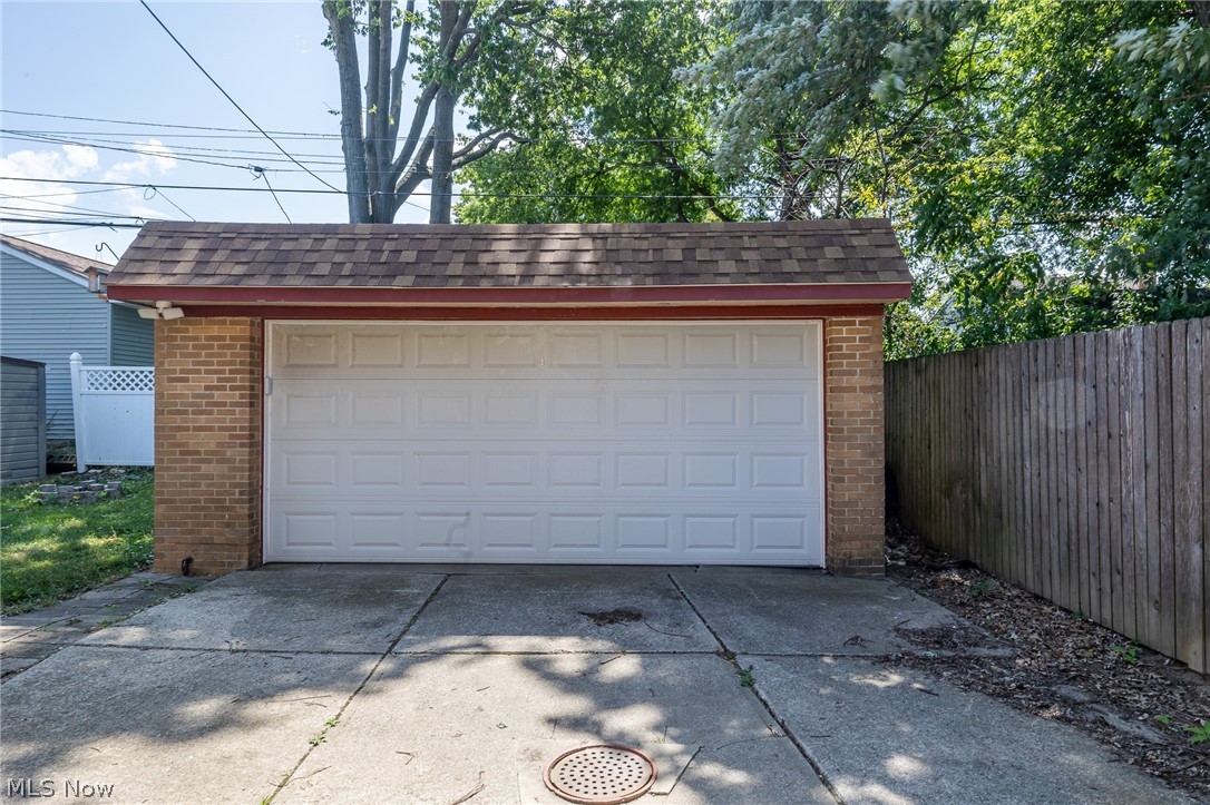 8221 Pelham Drive Parma OH 44129