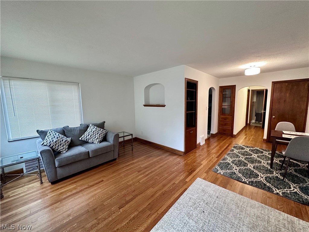 1093 N Main Street Akron OH 44310