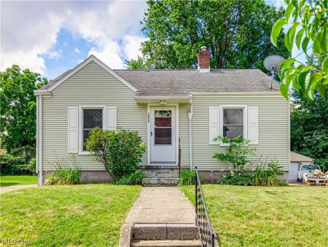1874 Congo Street Akron OH 44305
