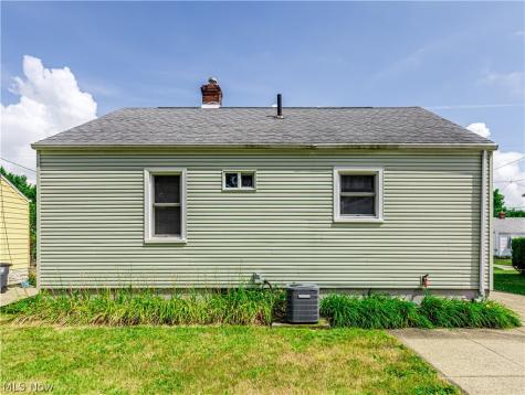 1874 Congo Street Akron OH 44305