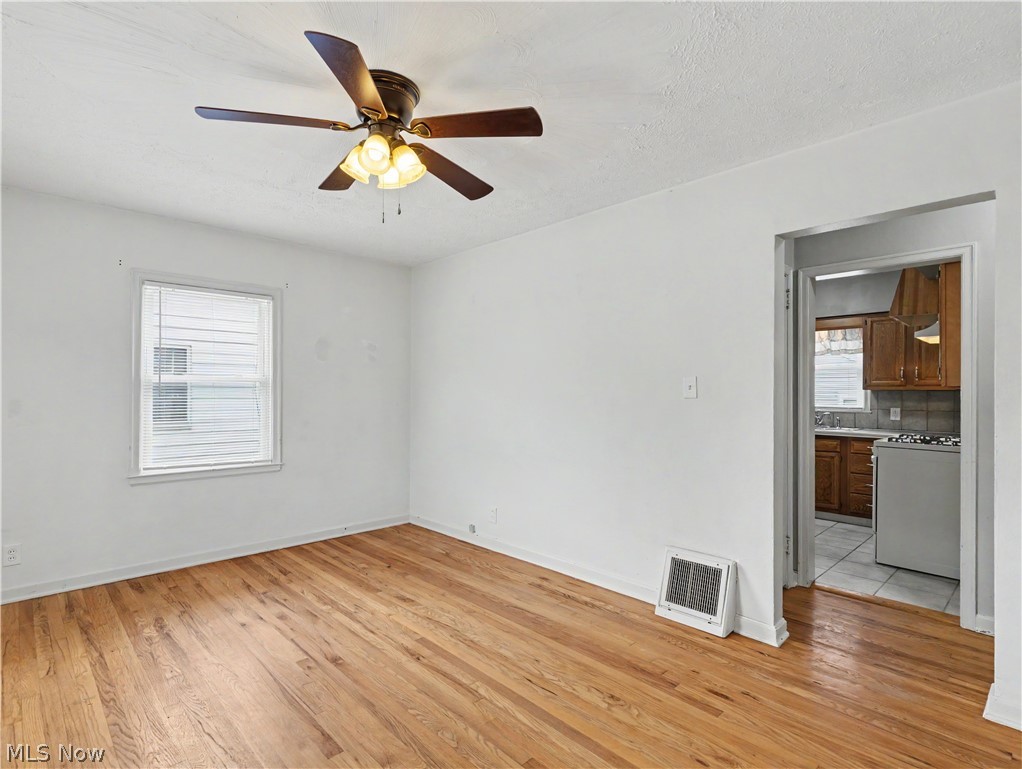 1874 Congo Street Akron OH 44305